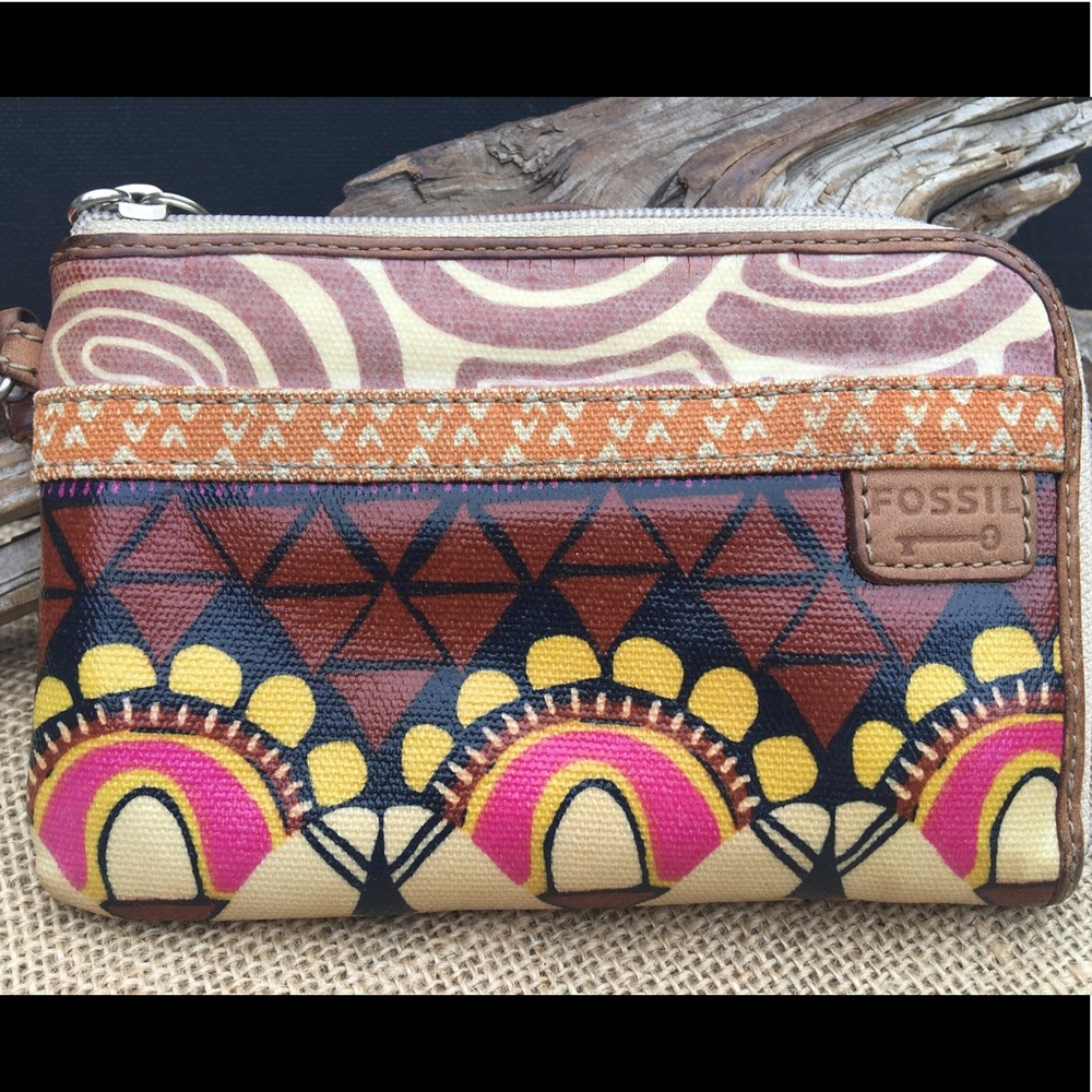 Fossil wristlet